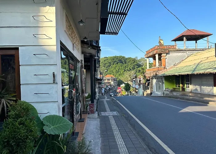 Brata ホテル